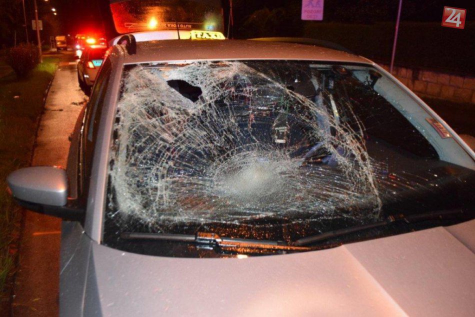 Ilustračný obrázok k článku Tragická zrážka škodovky s chodkyňou: Bystričanka po prevoze do nemocnice podľahla zraneniam! FOTO