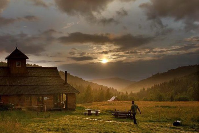 Ilustračný obrázok k článku Jarný oddych v našom okolí, ktorý vám dobije baterky: 5 miest v okolí Brezna, kde si prídete na svoje