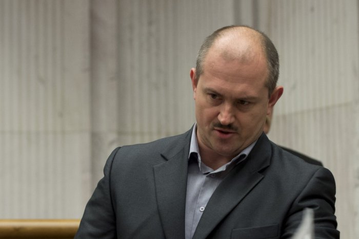 Ilustračný obrázok k článku Slovenské osobnosti odmietajú Kotlebove hliadky, žiadajú štát, aby zakročil