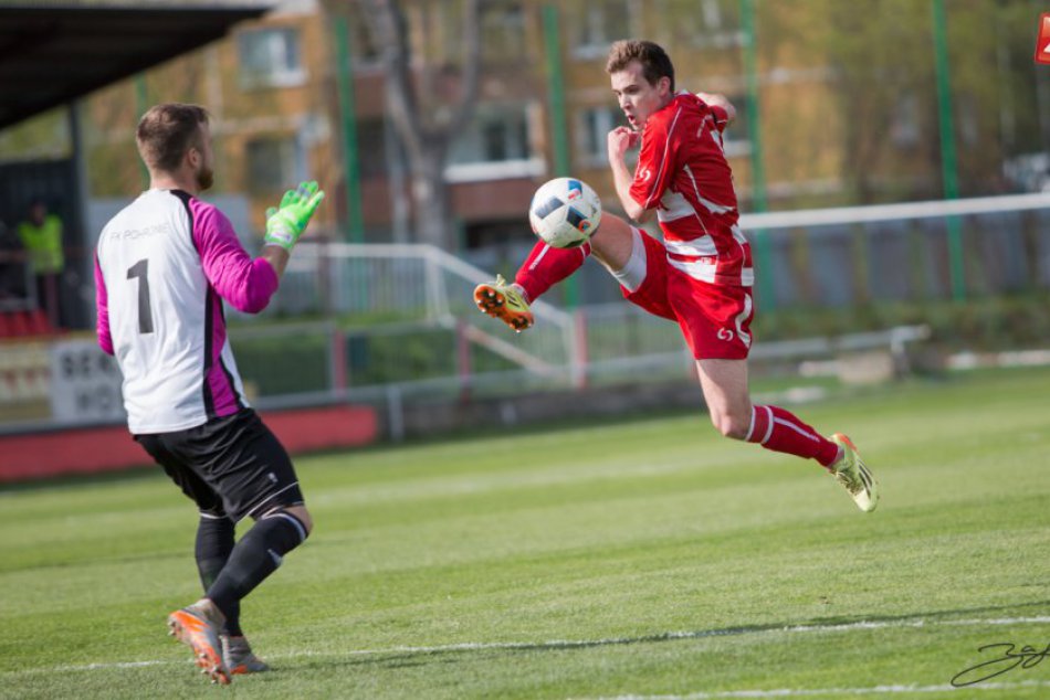 Ilustračný obrázok k článku Zverencov Jozefa Kostelníka čaká ďalší ťažký zápas: Predstavia na ihrisku v Pohroní