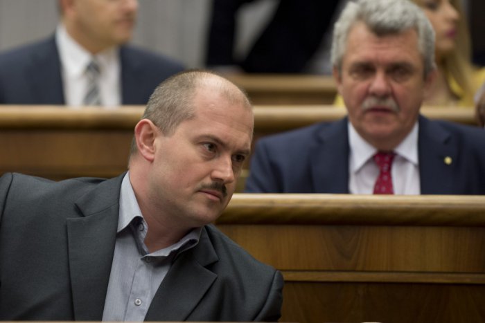 Ilustračný obrázok k článku Branno-bezpečnostný výbor nezvolil Kotlebu za podpredsedu,dostal dva hlasy