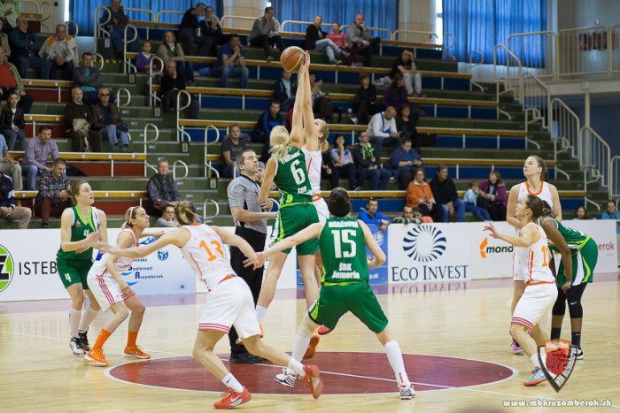 Ilustračný obrázok k článku Vedieme 1:0, Šamorín zaostal o 24 bodov