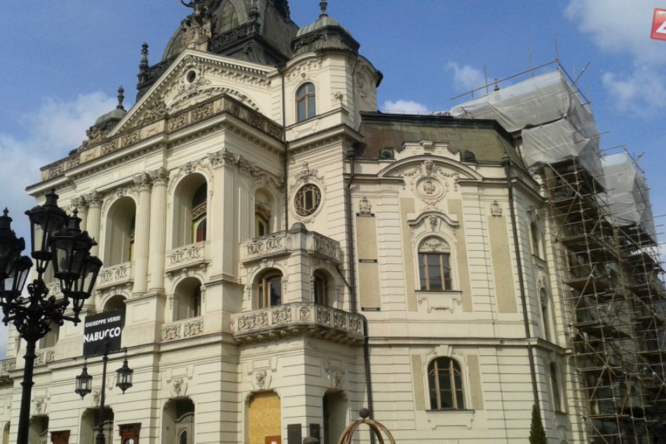 Ilustračný obrázok k článku FOTO priamo z rekonštrukcie Štátneho divadla: Čo sa stihlo zrealizovať a koľko práce ešte treba vykonať?