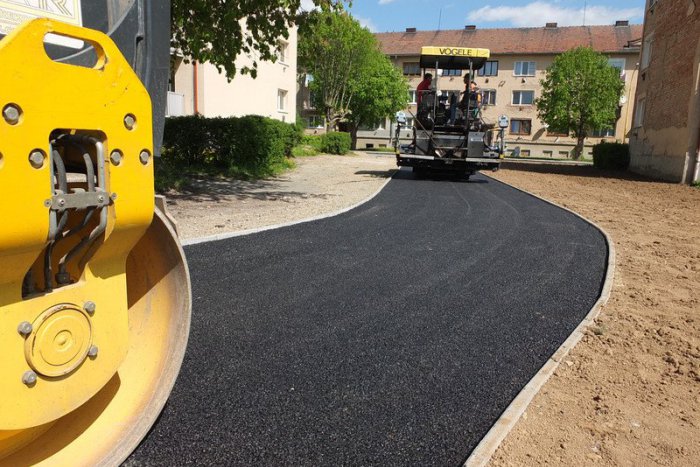 Ilustračný obrázok k článku Super správa pre miestnych obyvateľov: Na jednej z prešovských ulíc dostáva vnútroblok nový šat!