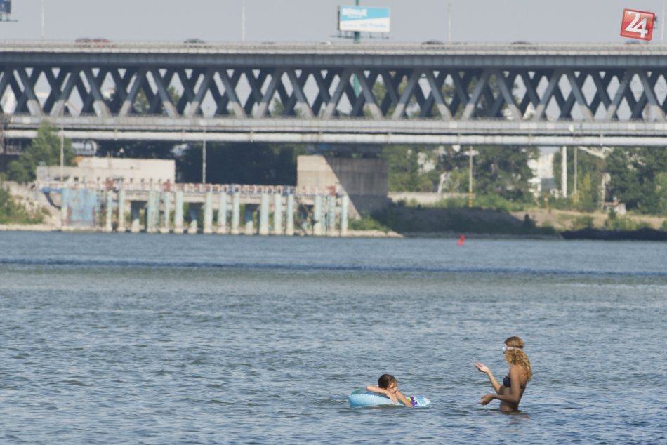 Ilustračný obrázok k článku Splavovanie či kúpanie v Dunaji? Vieme, za akých okolností je to možné
