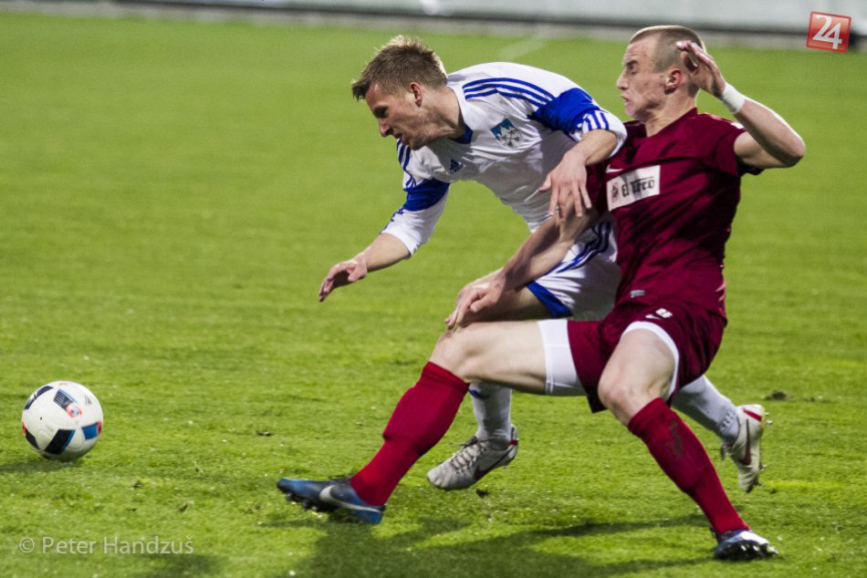 Ilustračný obrázok k článku Povinná jazda Popradu: Víťazstvu sa prizeralo len 316 divákov