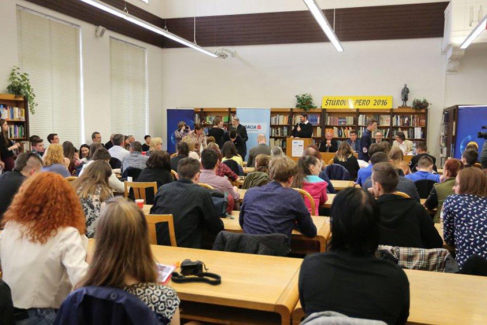 Ilustračný obrázok k článku Novinárske talenty z celého Slovenska sa stretli vo Zvolene. Kto je novým držiteľom Štúrovho pera?