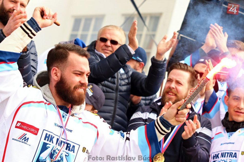 Ilustračný obrázok k článku Úderná formácia ostáva: Nové zmluvy podpísal už aj Marek Slovák a Peter König