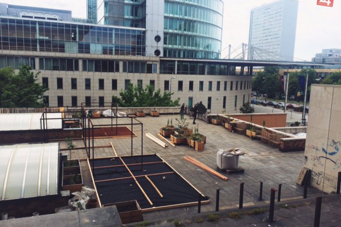 Ilustračný obrázok k článku Terasa Pod pyramídou otvorí svoje brány aj tento rok