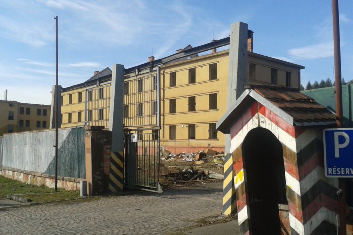 Ilustračný obrázok k článku V bývalých kasárňach budovy miznú pred očami: Ako bude vyzerať nové obchodné centrum?