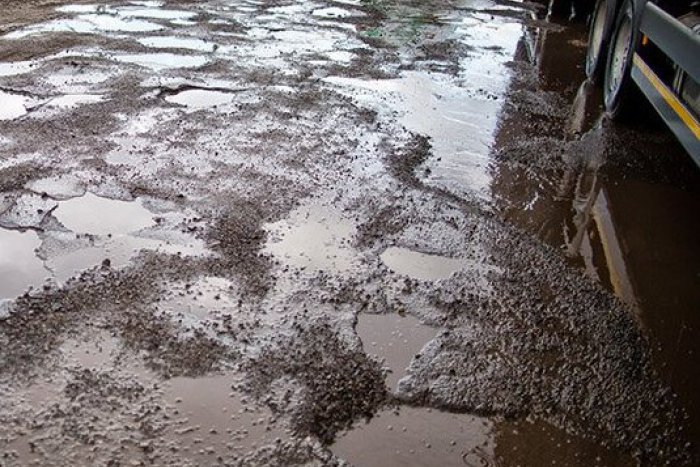 Ilustračný obrázok k článku Krajskí poslanci rozhodli: Definitívny verdikt o oprave žiarskej cesty na železničnú stanicu!