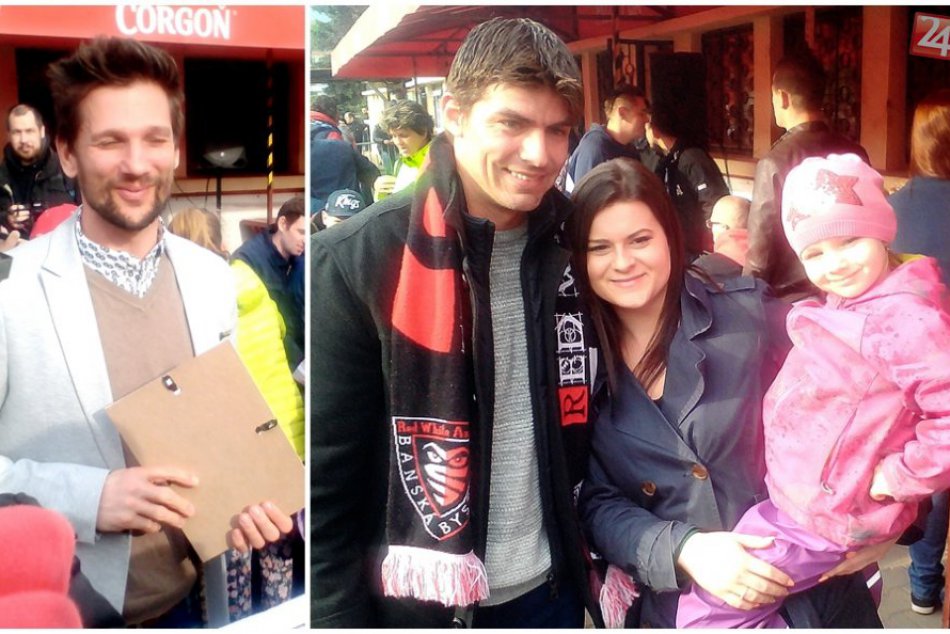 Ilustračný obrázok k článku Pre podpisy hviezd baranov prišli davy Bystričanov: Handzuš vzdal fanúšikom veľkú poklonu FOTO