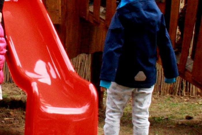 Ilustračný obrázok k článku Chýbajúca šmykľavka na detskom ihrisku Nitrianskej: Primátor vysvetľuje, čo je vo veci...