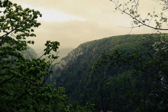 Ilustračný obrázok k článku Dedina neďaleko Košíc sa môže popýšiť tým, čo inde nenájdete: Vodopády, kaňon, a to nie je všetko!