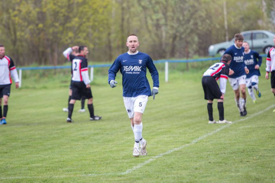 Ilustračný obrázok k článku Hrádočania privítajú Makov, Teplania s Dúbravou: Pozvánka na 15.kolo futbalu na Liptove