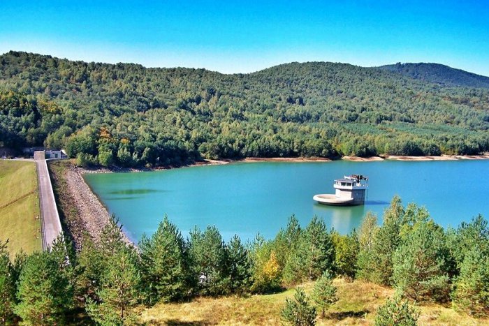 Ilustračný obrázok k článku Denis (19) v blízkosti vodnej nádrže Starina: Policajti ho načapali priamo pri tom!