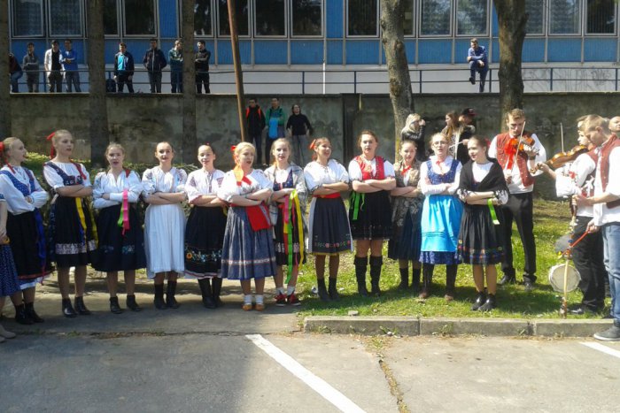 Ilustračný obrázok k článku Na priemyslovke sa v piatok napoludnie neučilo: Žiaci namiesto toho spievali a tancovali