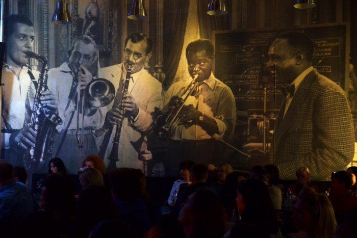 Ilustračný obrázok k článku Nová sezóna v nitrianskej hudobnej kaviarni: PROGRAM ponúkne sériu jazzových koncertov