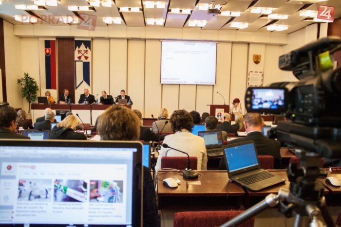 Ilustračný obrázok k článku Mestské zastupiteľstvo upravilo rozpočet: Viac dostanú škôlky, opravovať sa budú aj chodníky