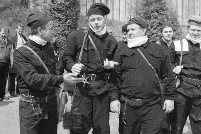 Ilustračný obrázok k článku Obdarovávanie domácností aj pomoc hasičom. Kominárska tradícia v dejinách Bystrice