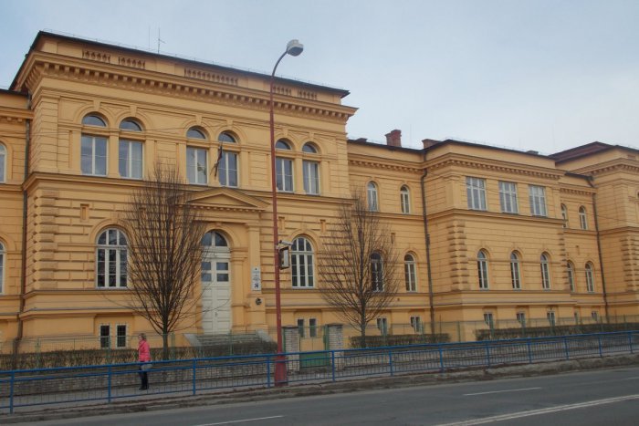 Ilustračný obrázok k článku Kniha, akou sa nemôže pochváliť hocikto:  Profesorka novoveského gymnázia zozbierala viac ako tisícku vtipných výrokov