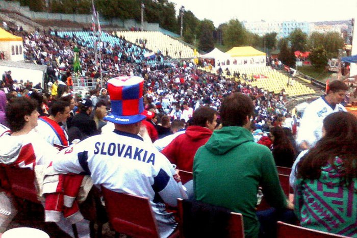 Ilustračný obrázok k článku Hokejové mestečko v Košiciach aj tento rok: Značte si termíny premietania zápasov!