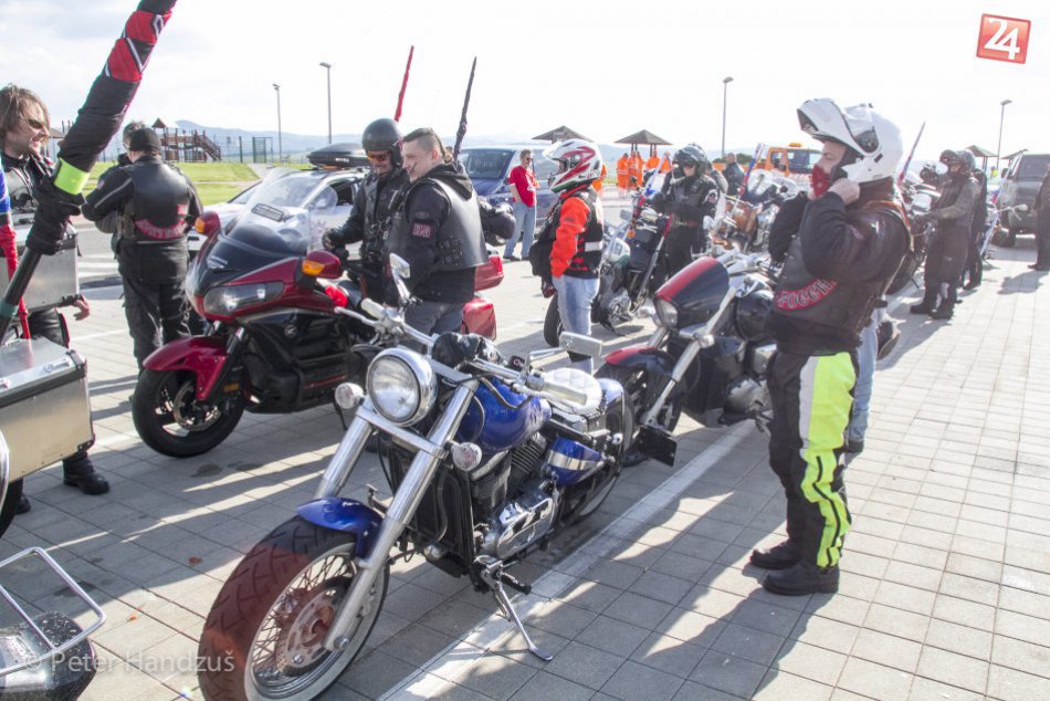 Ilustračný obrázok k článku Základňa Nočných vlkov pri Trnave? Poslanci chcú na výbore konfrontovať ministerku Sakovú