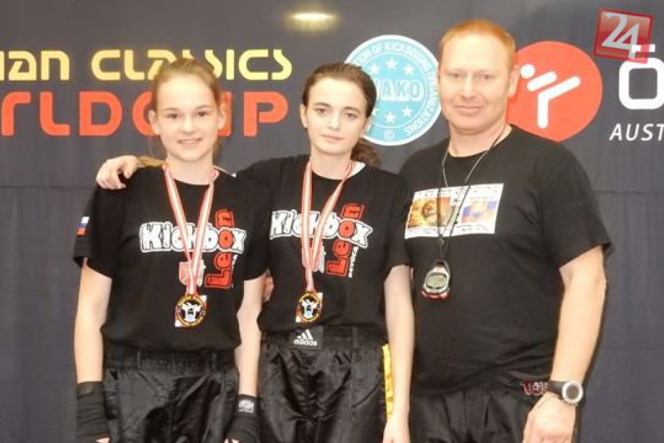 Ilustračný obrázok k článku Obdivuhodný úspech revúckych kickboxeriek. Zo svetového pohára hneď s tromi medailami!