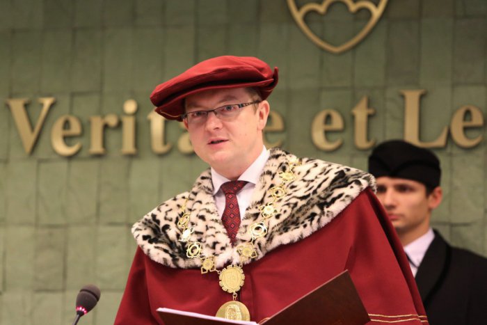 Ilustračný obrázok k článku Veľká pocta pre známeho skladateľa. Čestný titul z rúk rektora UMB