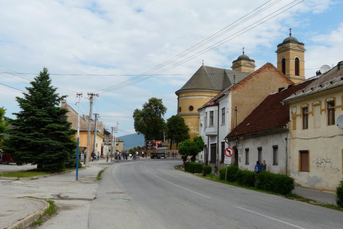 Ilustračný obrázok k článku Novinka pred Mestským múzeom. V Jelšave vzdali poctu slávnej rodáčke