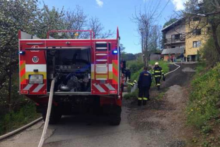 Ilustračný obrázok k článku Požiar pri internáte v Kremnici: Zasahovali hasiči na dvoch autách, FOTO