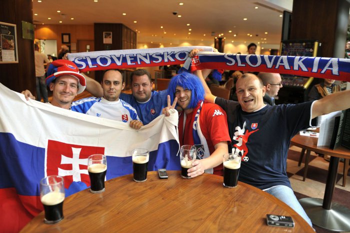 Ilustračný obrázok k článku Koľko zaplatíme vo Zvolene za pivo počas majstrovstiev? Fanúšikov v drese čaká aj chutný bonus!