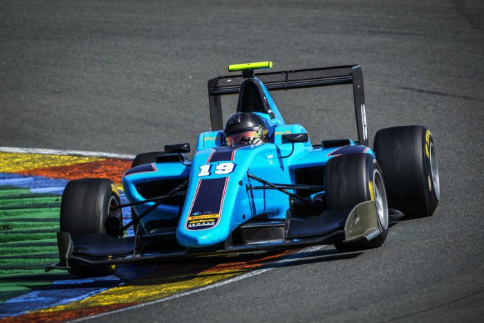 Ilustračný obrázok k článku Bystričan Gonda stojí pred najväčšou výzvou v kariére. V Barcelone sa dočká premiéry v GP3