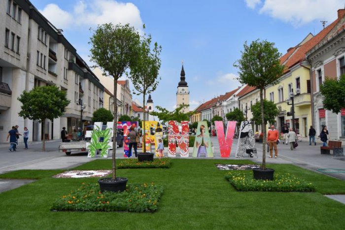 Ilustračný obrázok k článku Z KAŽDÉHO KÚTA: Moderná gastronómia s príchuťou buriny i dobrá správa pre rodičov!
