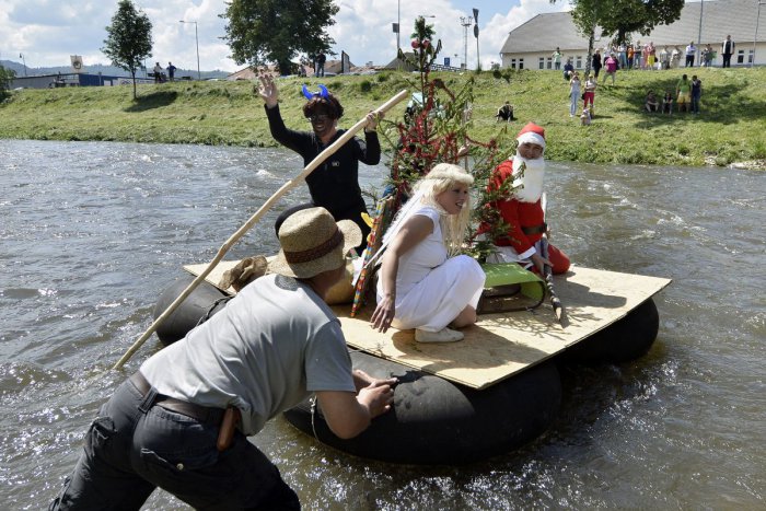 Ilustračný obrázok k článku Pomenovanie Hrona zahalené rúškom tajomstva. Čo má spoločné so smrekmi či germánskymi kmeňmi?