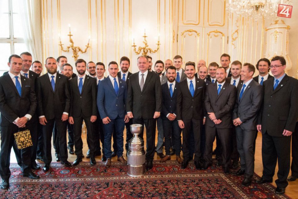 Ilustračný obrázok k článku FOTO: Hokejoví majstri HK Nitra na návšteve v Prezidentskom paláci