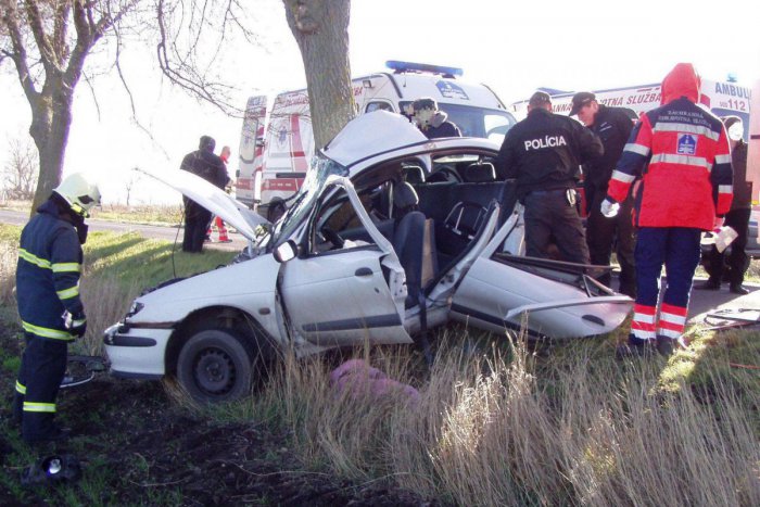 Ilustračný obrázok k článku Nehoda Brezňana na ceste I/66. Hasiči museli vystrihovať zakliesnenú osobu!