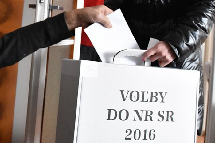 Ilustračný obrázok k článku Ak by sme volili v máji: Dostal by sa Kotleba do parlamentu?