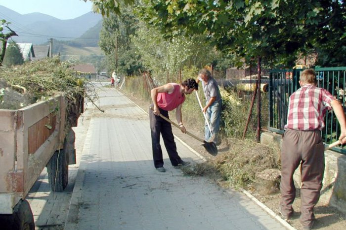 Ilustračný obrázok k článku Jarné obdobie využívajú aj samosprávy: Takmer polovica organizuje verejné brigády