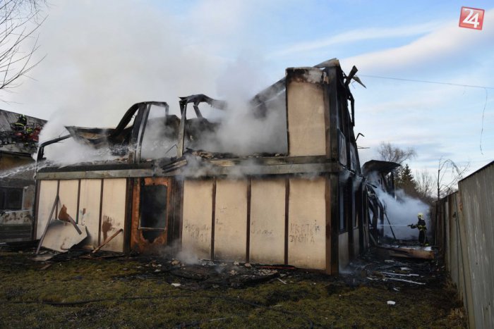 Ilustračný obrázok k článku Ruiny budovy zhoreného azylového domu pomaly miznú: Mesto na odpratávanie zhoreniska minie symbolické jedno euro.