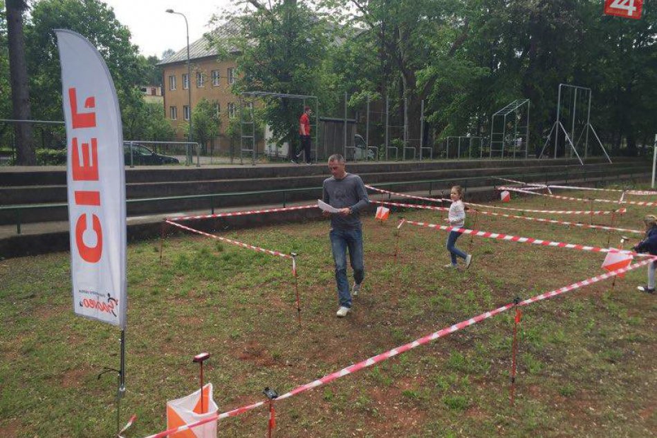 Ilustračný obrázok k článku FOTO: Špeciálna akcia spojila Bystricu so svetom. Parkom bežali 2 a pol ročné dievčatko aj viceprimátor!