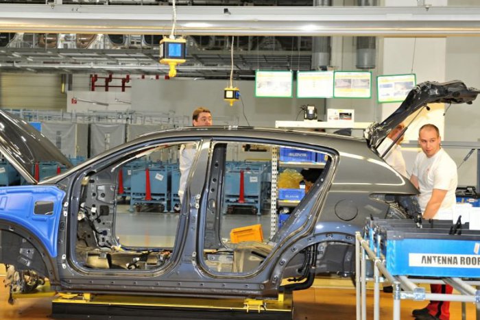 Ilustračný obrázok k článku Svet o Slovensku: Pre Maďarov je slovenský pracovný trh raj! Lákajú ich najmä automobilky