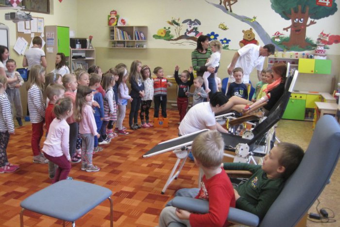 Ilustračný obrázok k článku Krásna pomoc zaznamenaná v obrazoch: Trieda v materskej škole sa zmenila na transfúznu stanicu