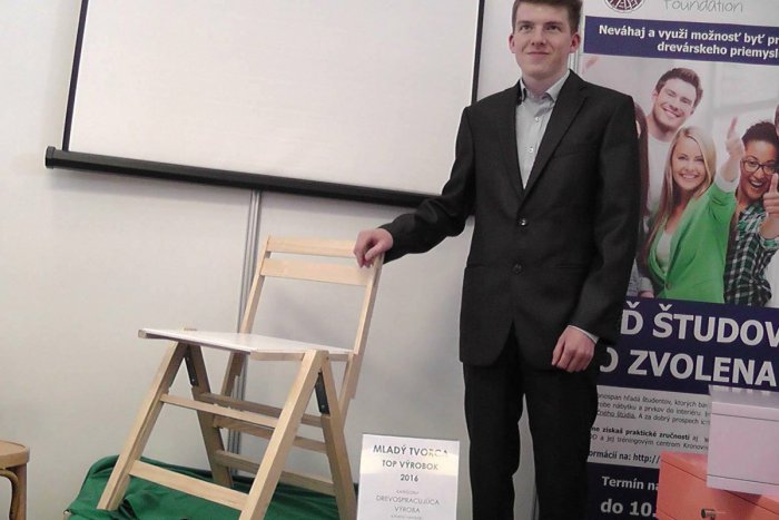 Ilustračný obrázok k článku FOTO: Úspech zvolenského študenta Adama. Jeho skladacia stolička zabodovala!
