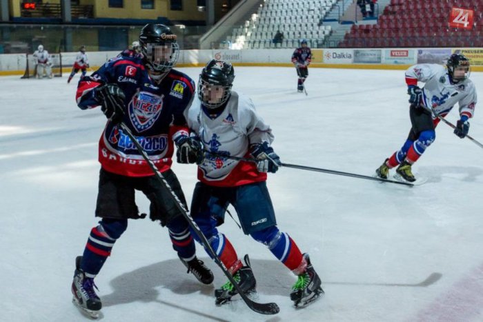 Ilustračný obrázok k článku Nálepky Kotlebovej strany na prilbách breznianskych hokejistov: Ako to vidí vedenie klubu?