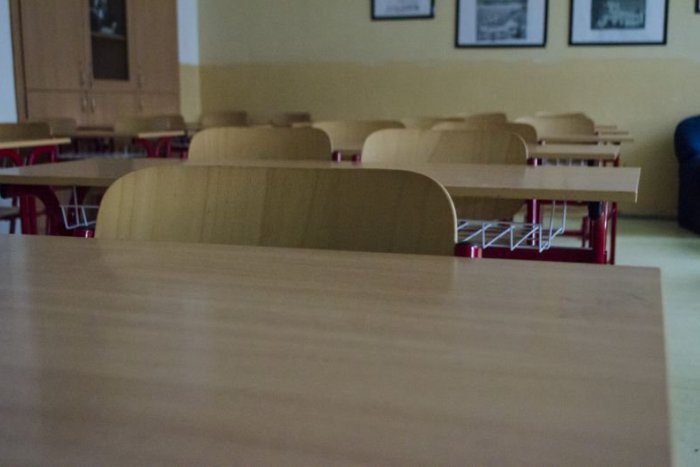 Ilustračný obrázok k článku Okamžitý vyhadzov: Úradník, ktorý zobral z vyučovania plačúceho Marca, už dostal výpoveď! Padnú aj ďalšie hlavy?