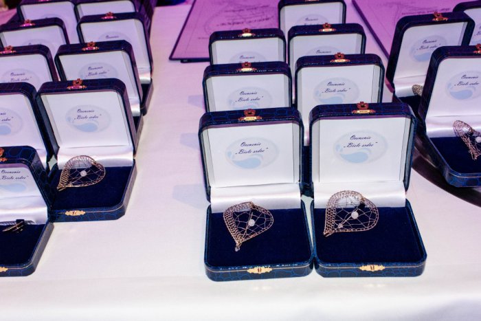 Ilustračný obrázok k článku V Bratislave oceňovali prácu sestier Bielym srdcom