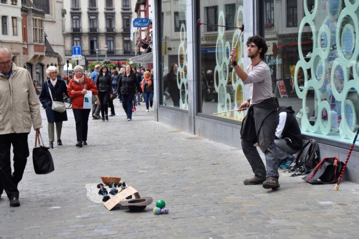 Ilustračný obrázok k článku Pouliční umelci v hlavnom meste: Najlepšie platia Rakúšania, Nemci a Rusi. Slováci sú držgroši