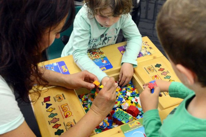 Ilustračný obrázok k článku S potomkom do práce? Štát dá zamestnávateľom ďalšie milióny aj na detské kútiky