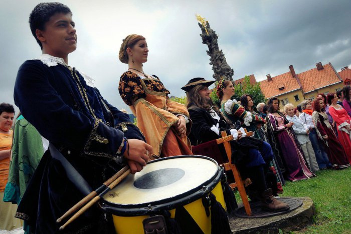 Ilustračný obrázok k článku Neodmysliteľná letná akcia: Prvé INFO o Cechových hodoch kremnických, čo nás čaká?